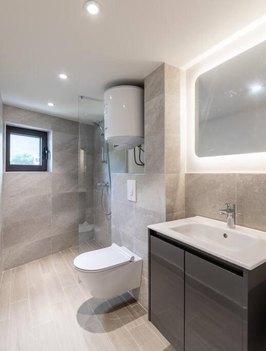 Mini Condos 13 D1 - Modern Studio With Mezzanine ティヴァト エクステリア 写真